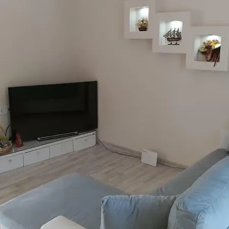 Appartment, 200m To The Seaside Loutráki
